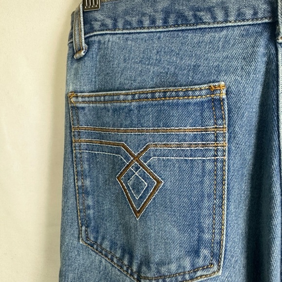 👖 Vintage Wide-Leg Denim Jeans with Unique Embellishments - Made in Hong Kong - Picture 14 of 15